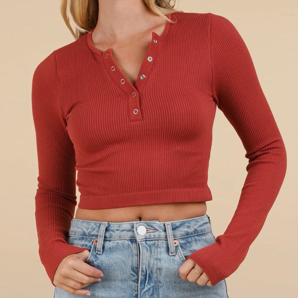 Easy Comfy Casual Fitted Crop Henley Knit Top - Rust